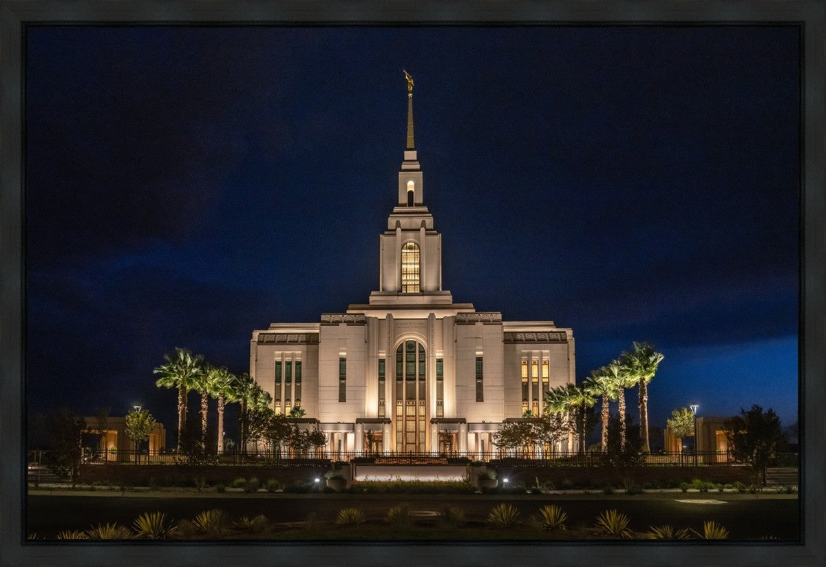 Red Cliffs Utah As Night Falls