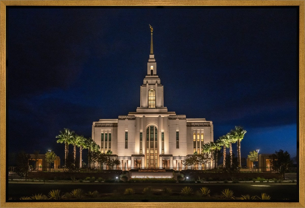 Red Cliffs Utah As Night Falls