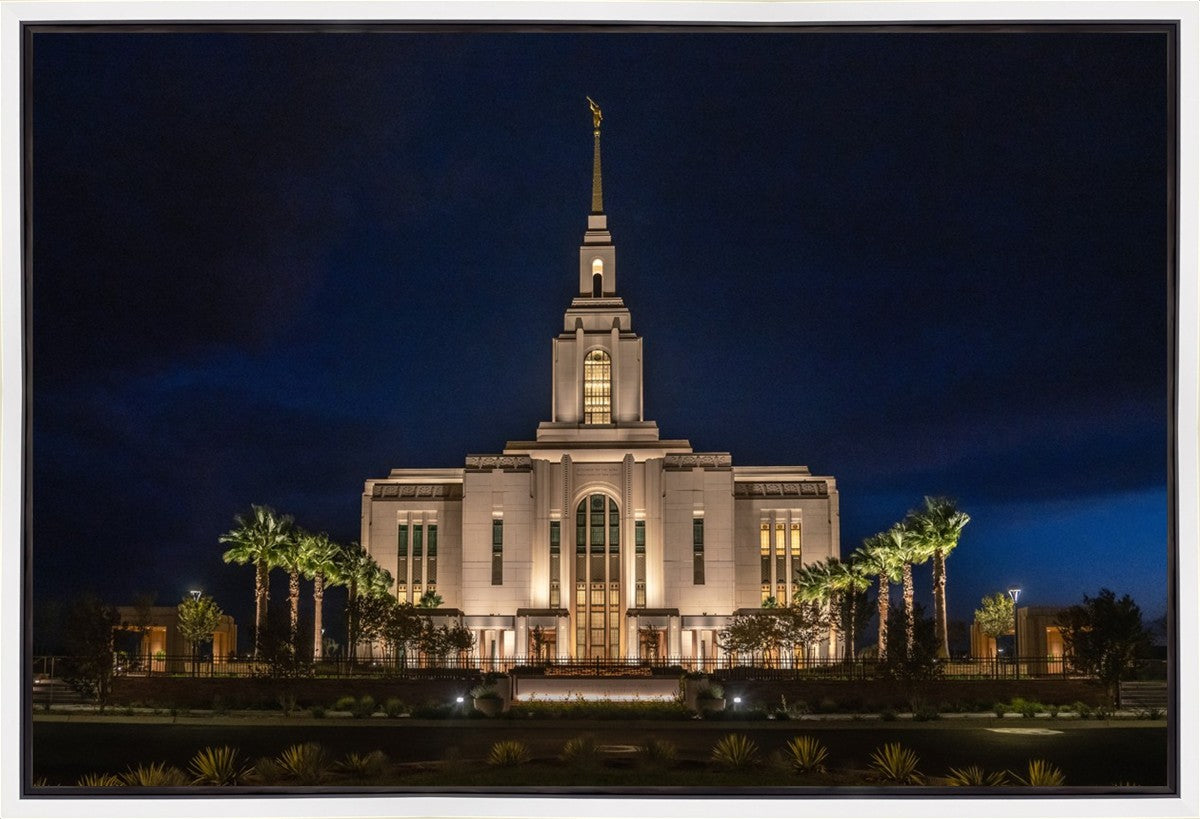 Red Cliffs Utah As Night Falls