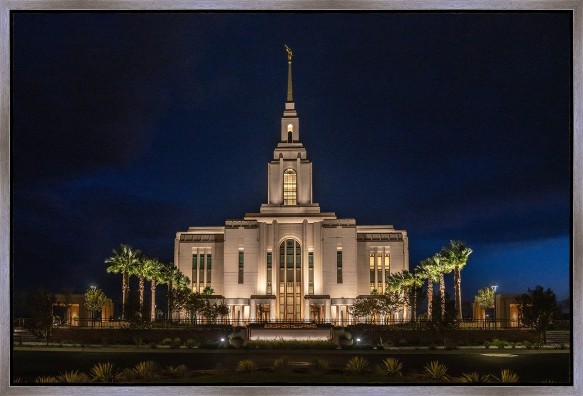Red Cliffs Utah As Night Falls