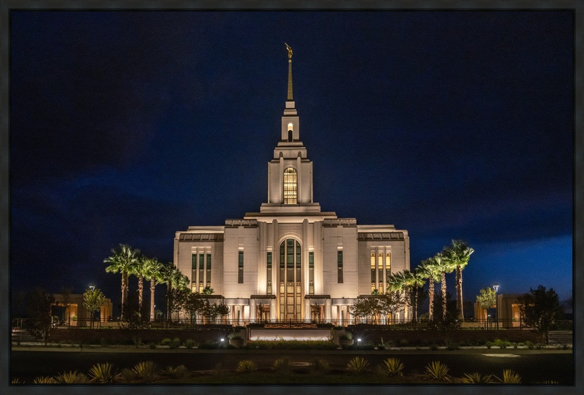 Red Cliffs Utah As Night Falls