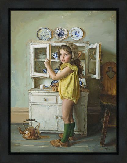 Scarlett with Dishes