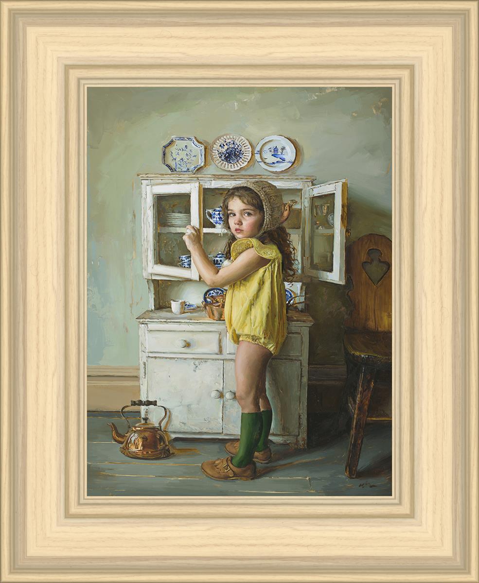 Scarlett with Dishes