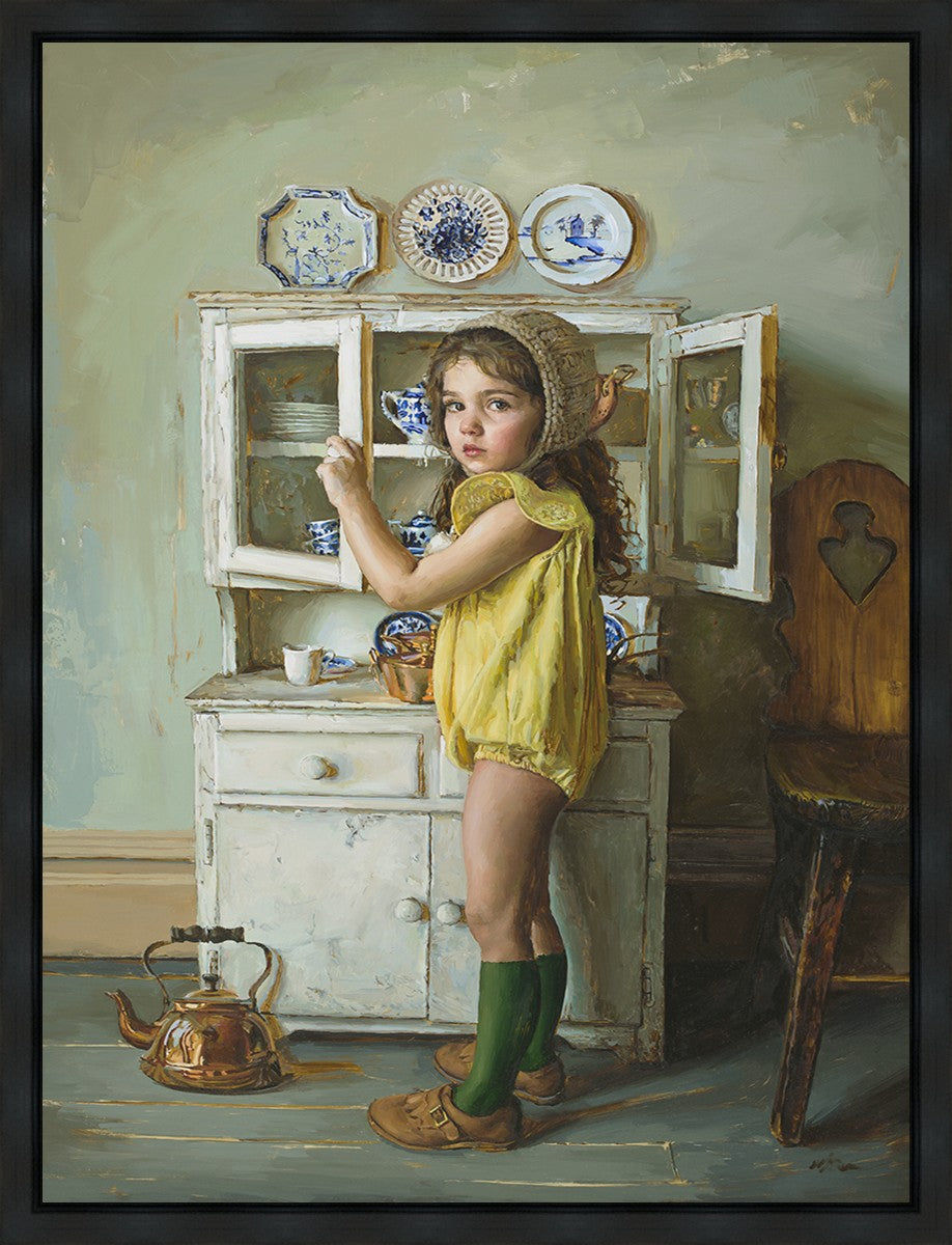 Scarlett with Dishes