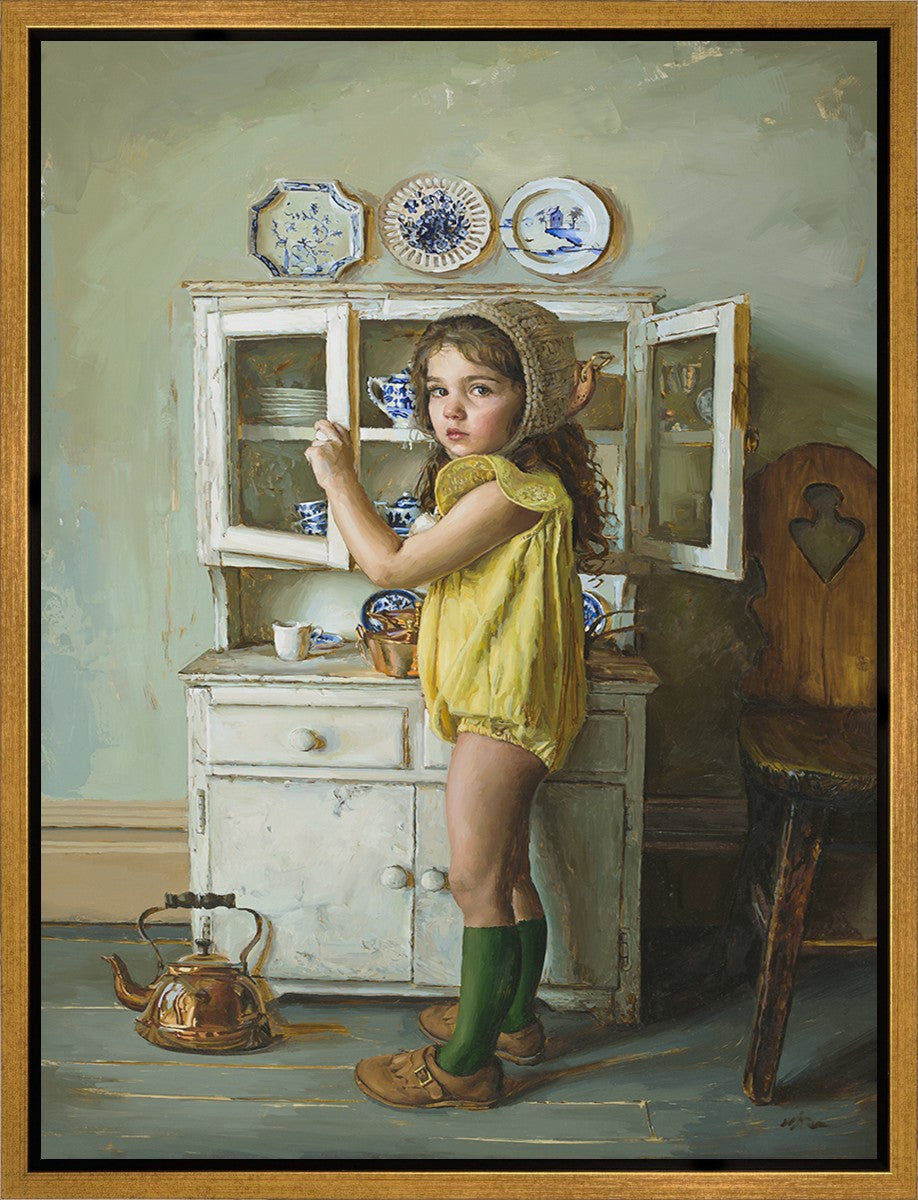 Scarlett with Dishes