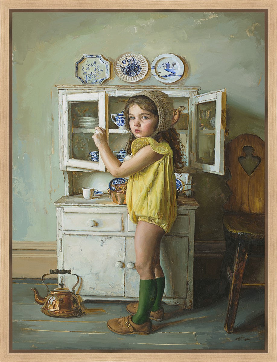 Scarlett with Dishes