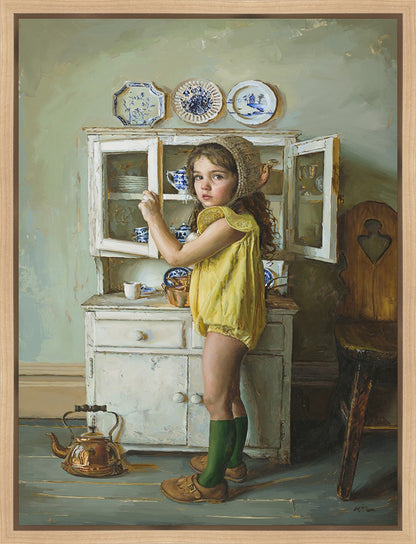 Scarlett with Dishes