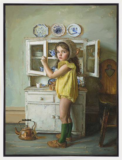 Scarlett with Dishes