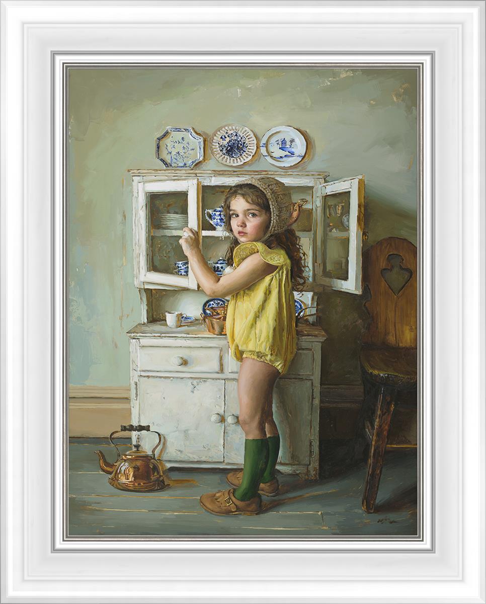 Scarlett with Dishes