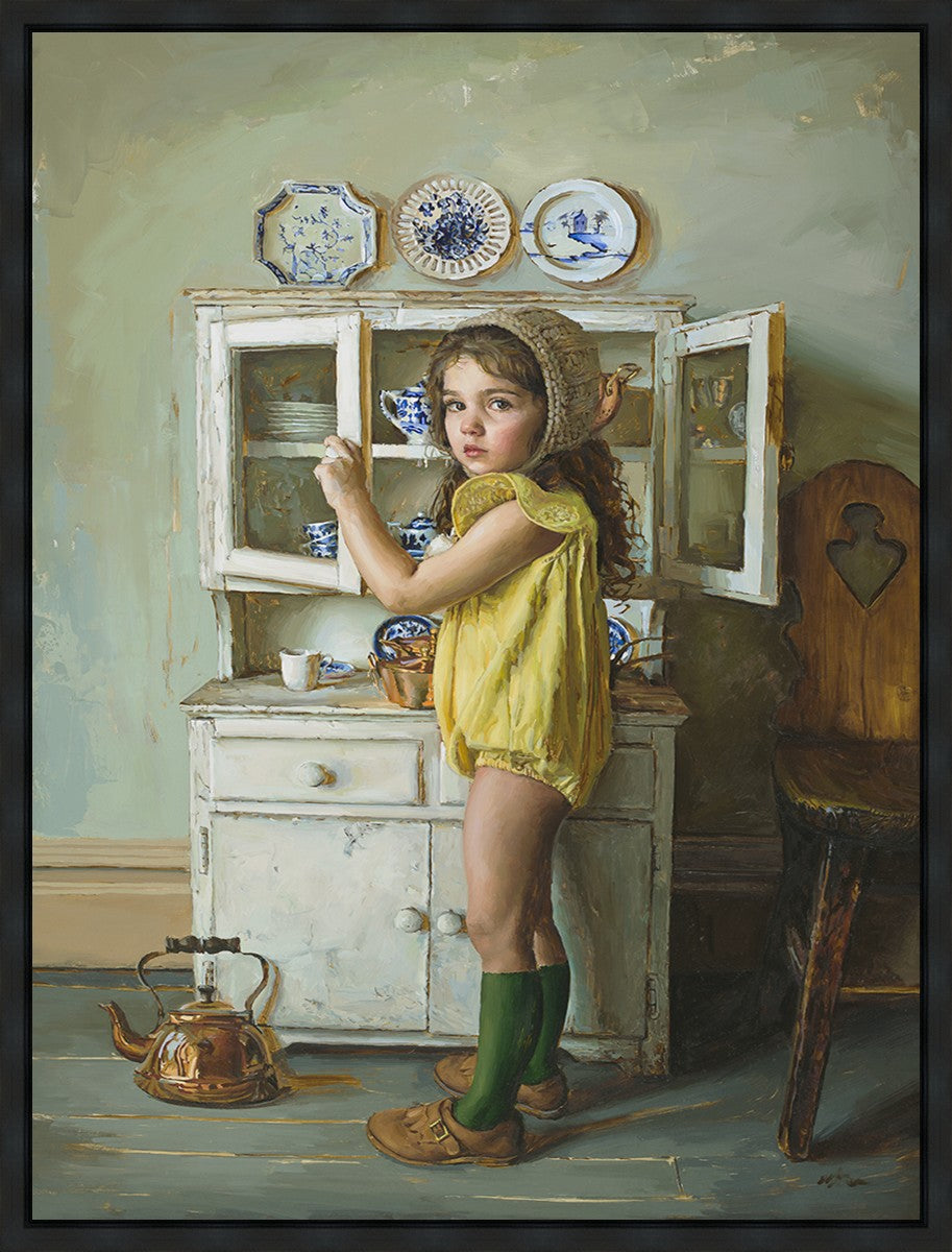 Scarlett with Dishes