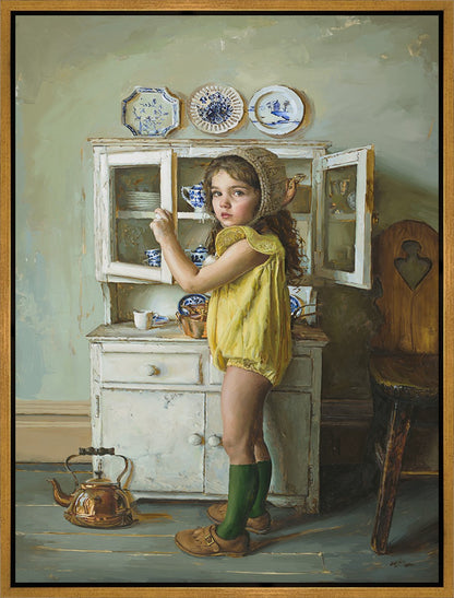 Scarlett with Dishes